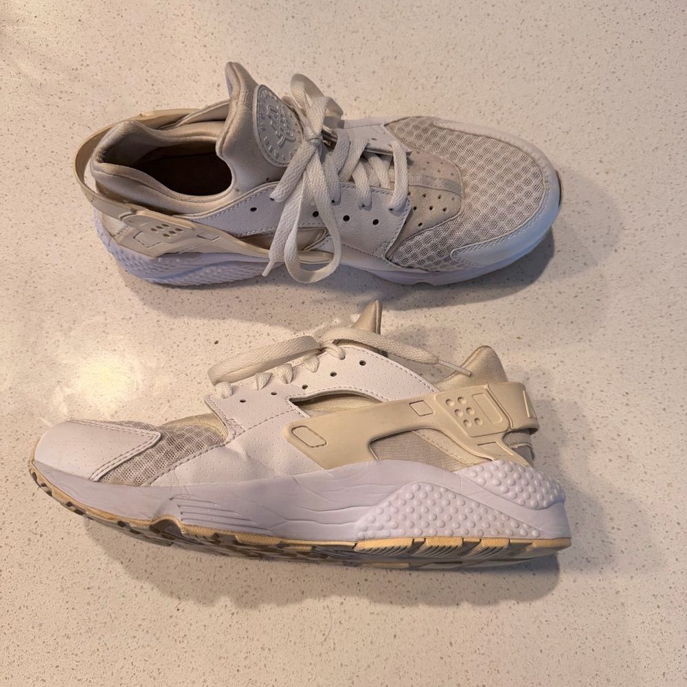 Nike Air Huarache Triple White Men 10 EUR 44 Neoprene Sleeve 318429-111 - Picture 2 of 9